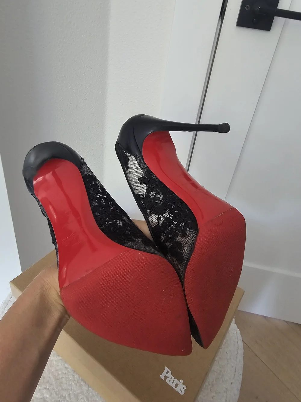 Miss Z Pointy Toe Lace Pump Christian Louboutin Size 39